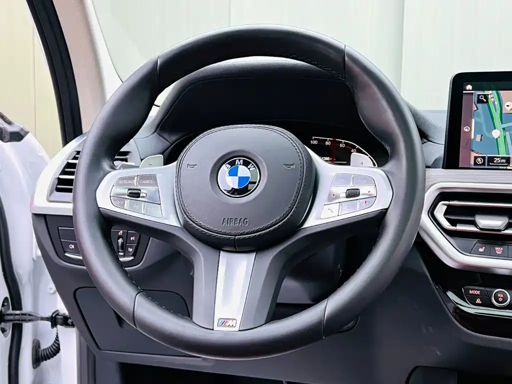 BMW X3 — фото 10