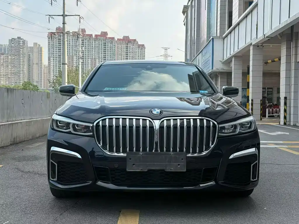 BMW 7 Series — фото 2