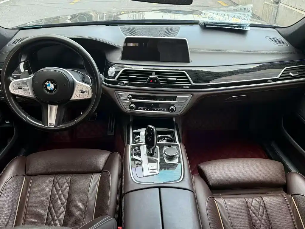 BMW 7 Series — фото 6