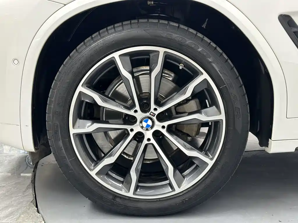 BMW X3 — фото 23