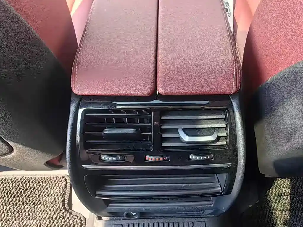BMW 5 Series — фото 10