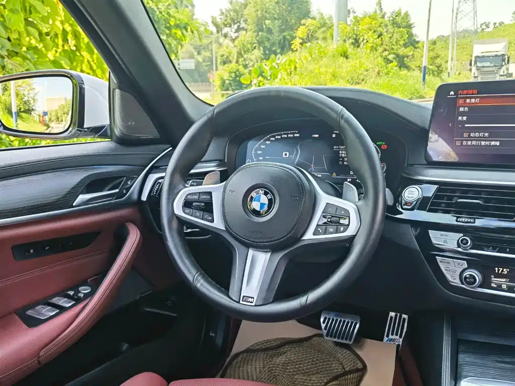 BMW 5 Series — фото 11
