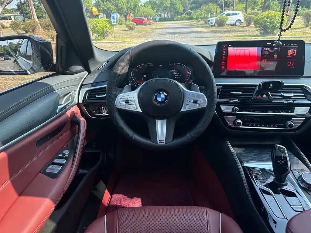 BMW 5 Series — фото 18