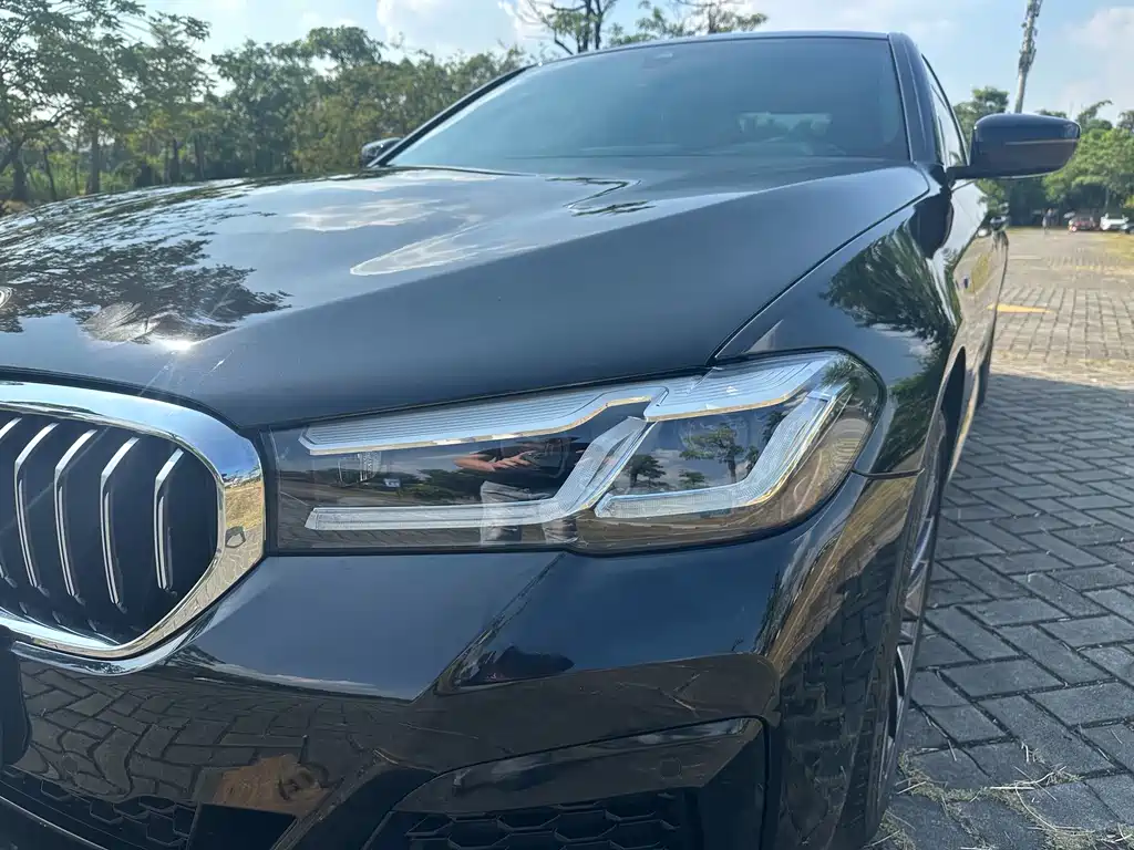 BMW 5 Series — фото 21