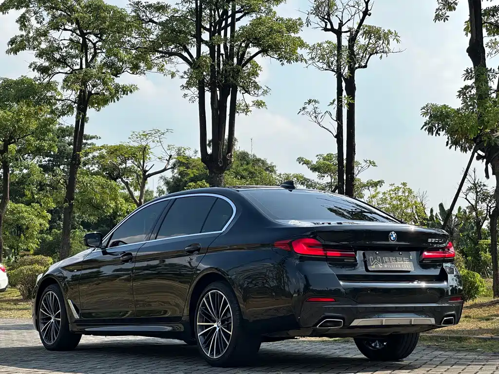 BMW 5 Series — фото 4