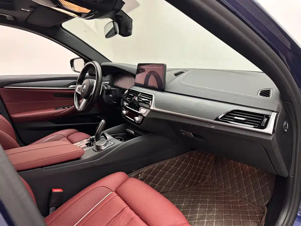BMW 5 Series — фото 11