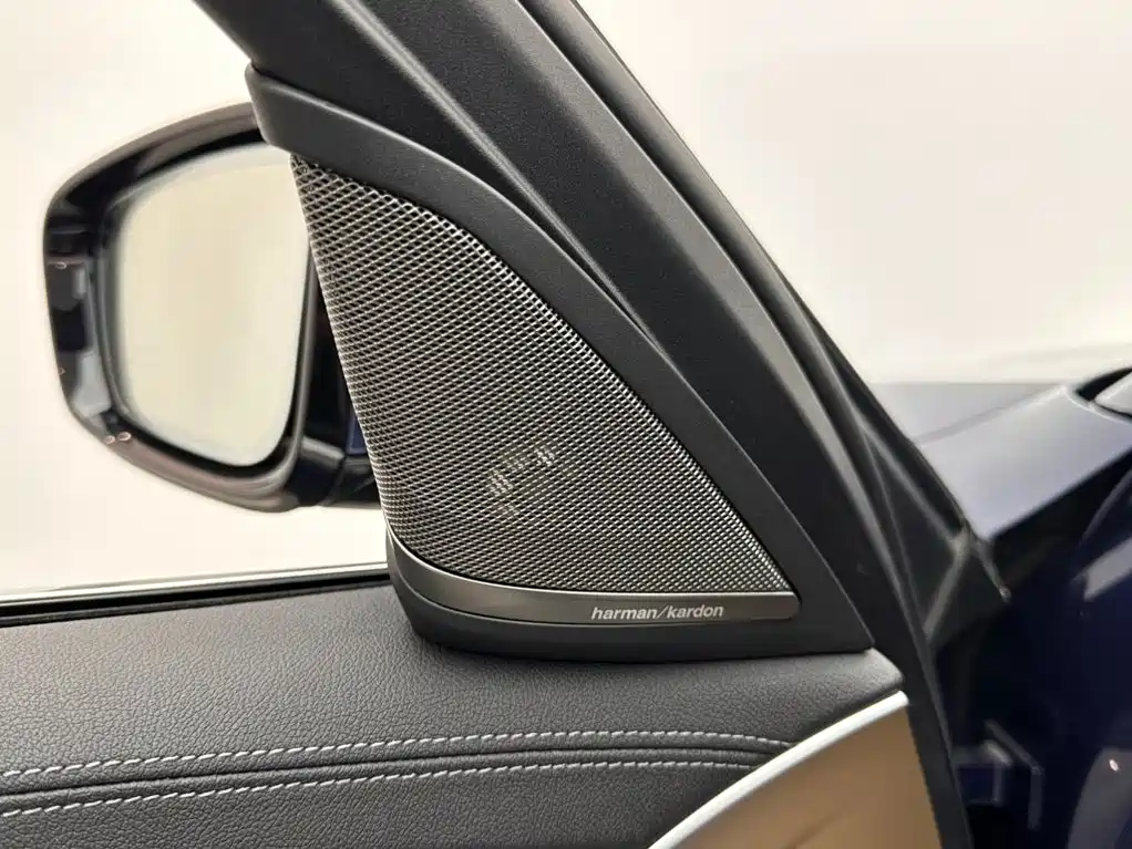 BMW 5 Series — фото 15