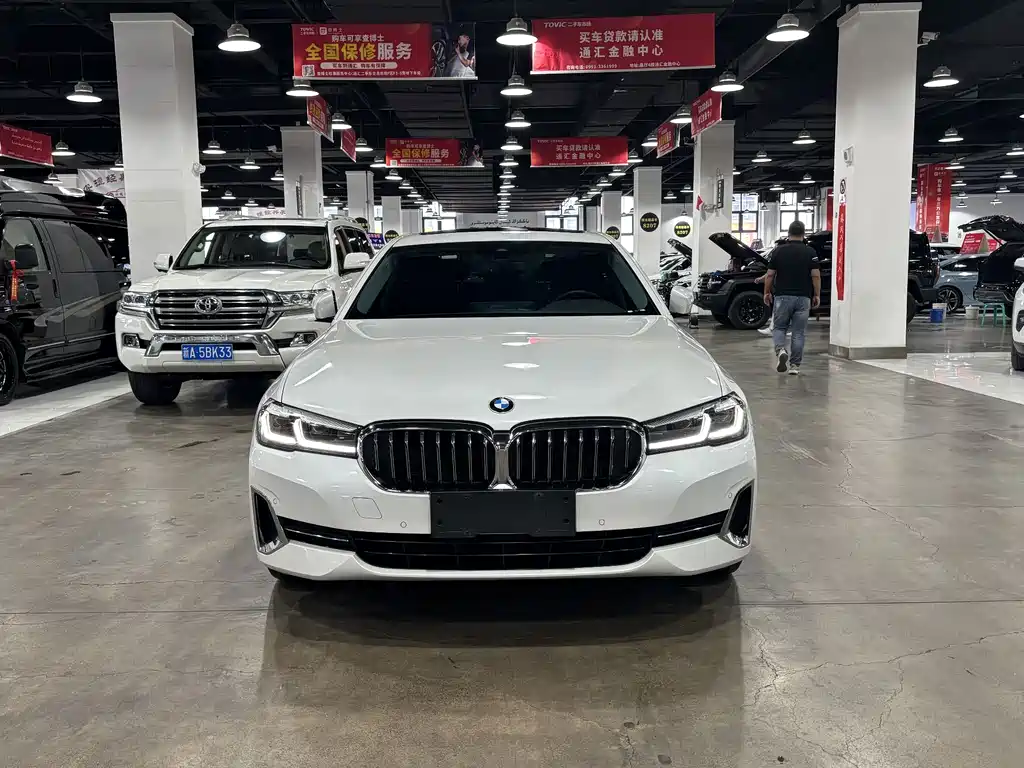 BMW 5 Series — фото 2