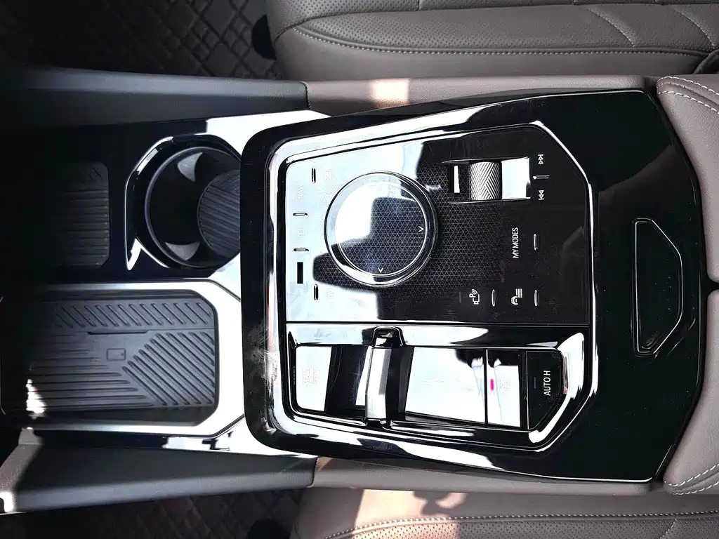 BMW 5 Series — фото 11
