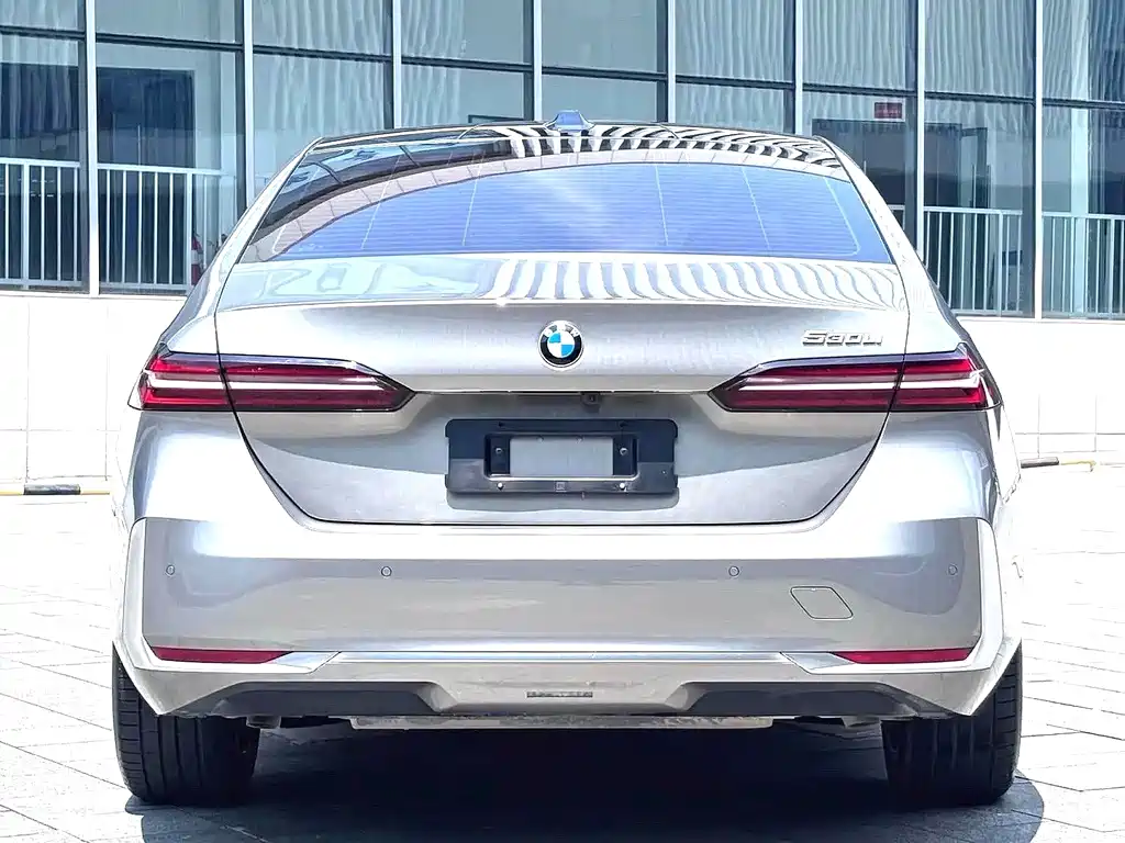 BMW 5 Series — фото 13