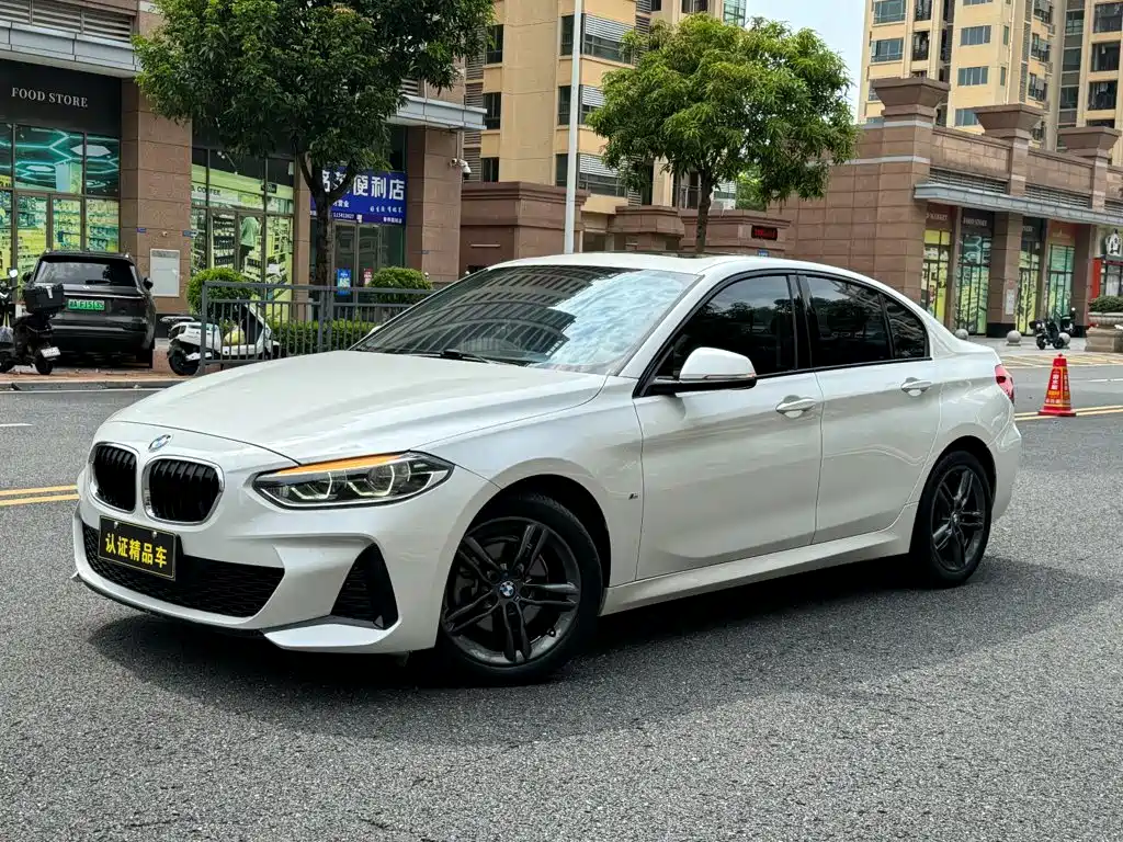 BMW 1 Series — фото 1
