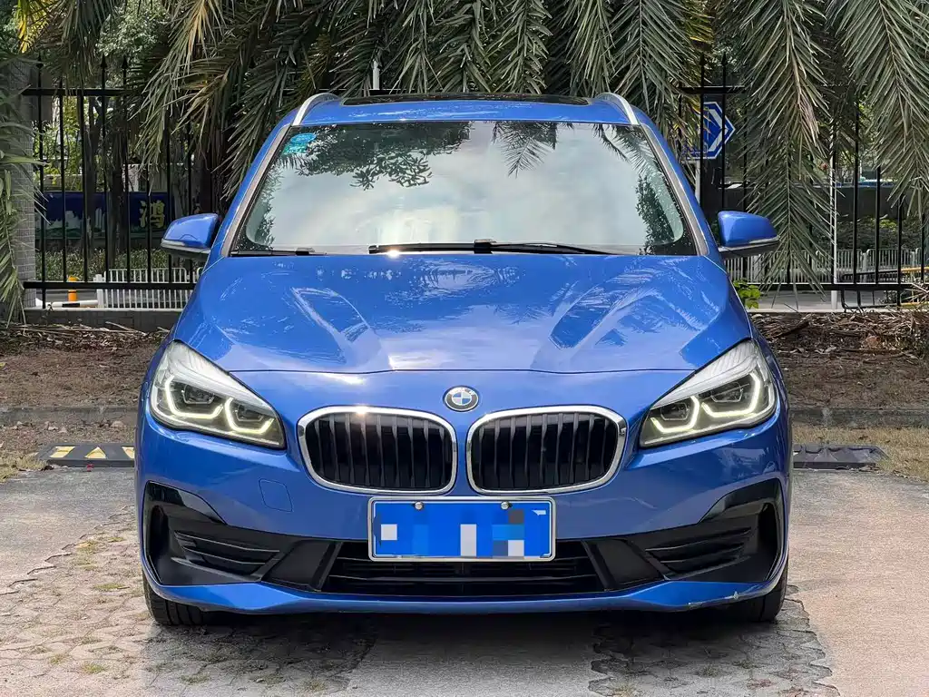 BMW 2 Series Active Tourer — фото 2