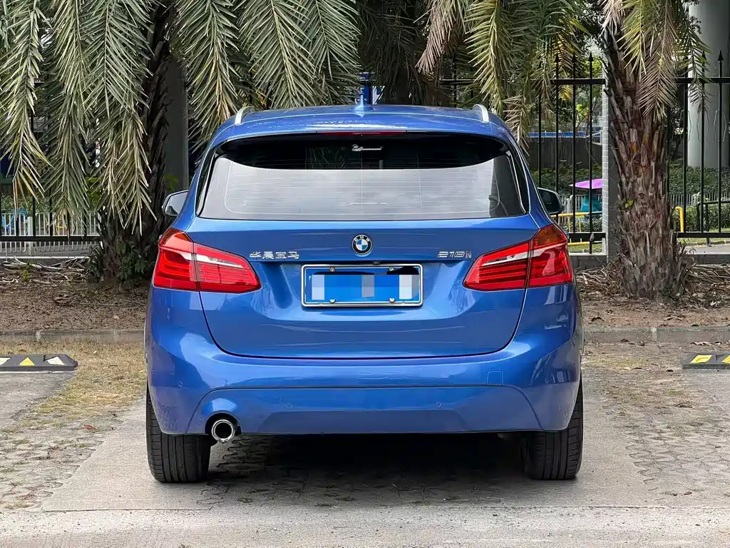 BMW 2 Series Active Tourer — фото 8