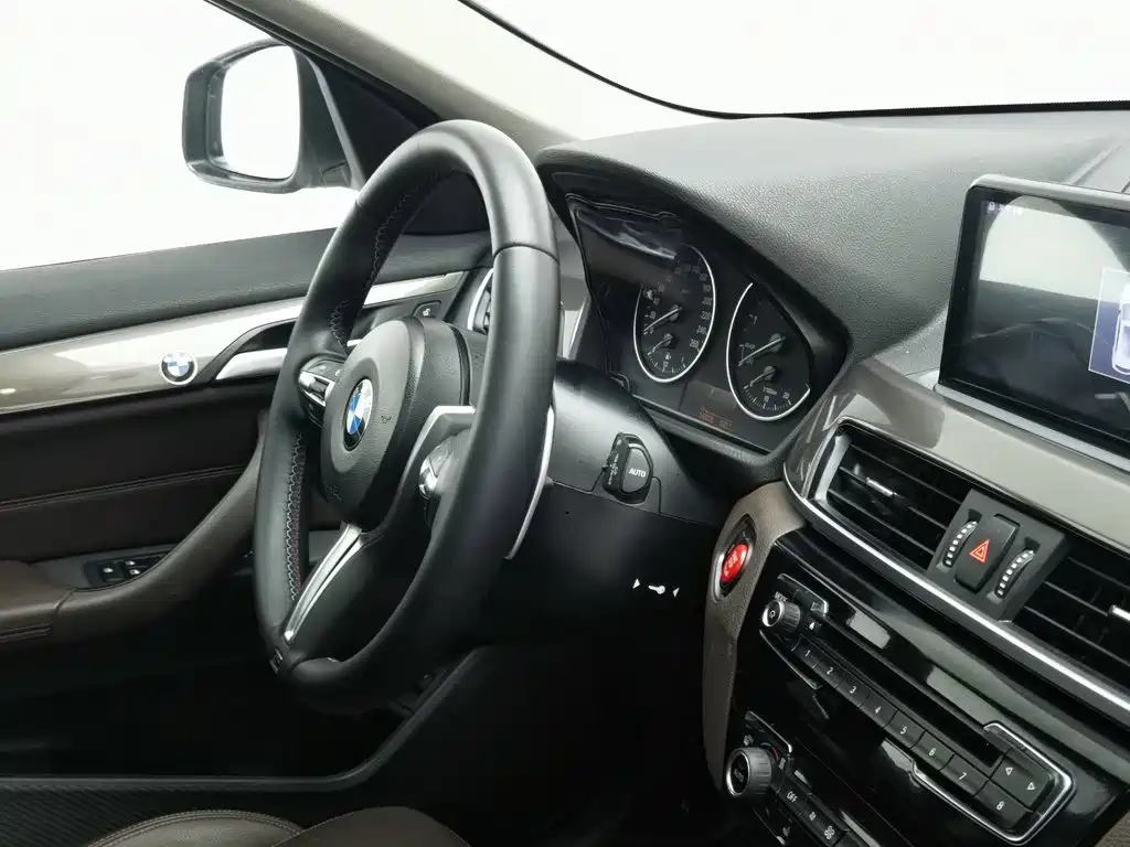 BMW X1 — фото 22