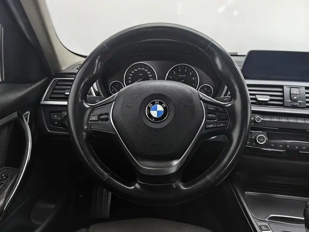 BMW 3 Series — фото 11