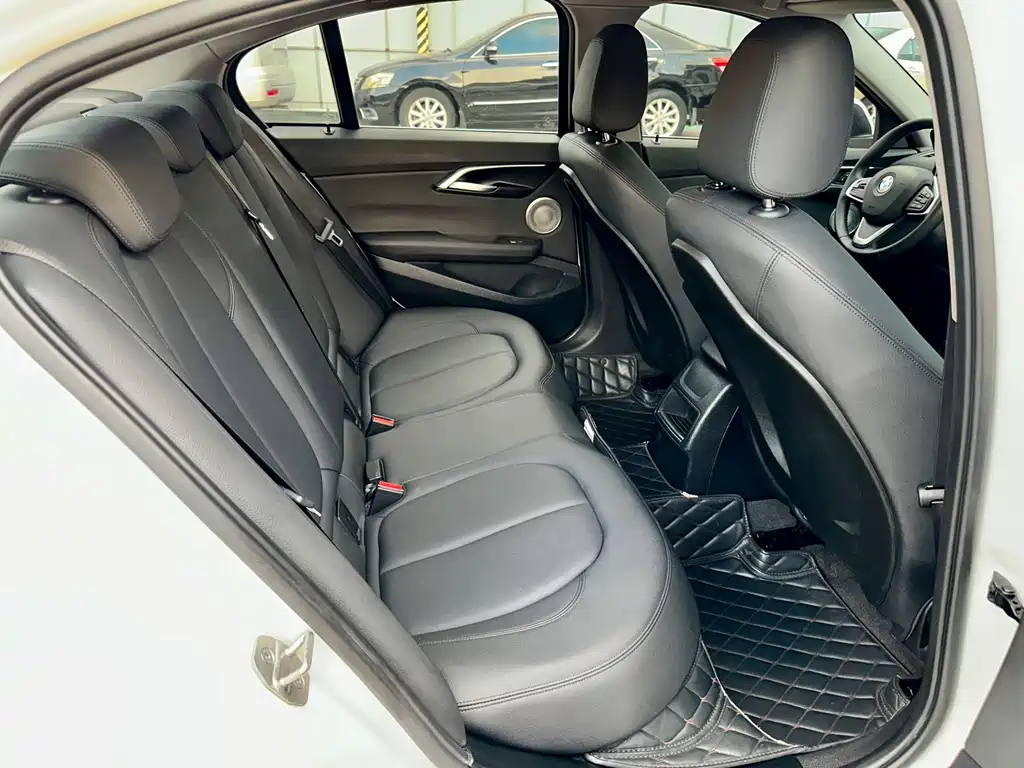 BMW 1 Series — фото 11