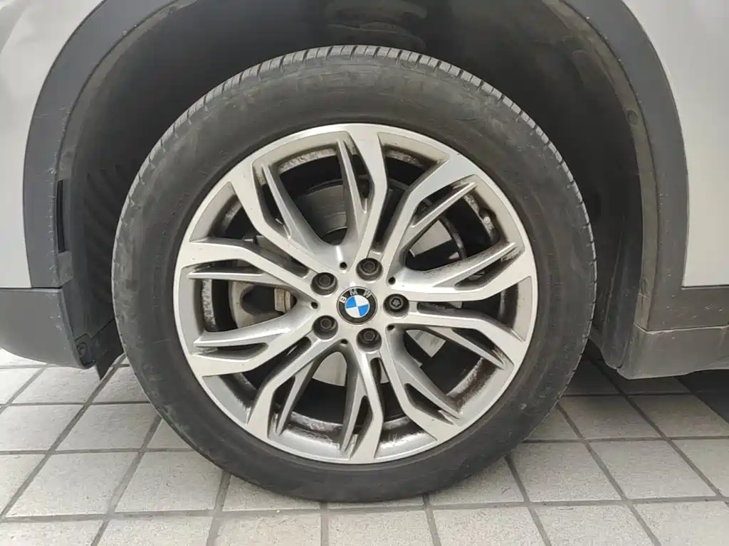 BMW X1 — фото 23