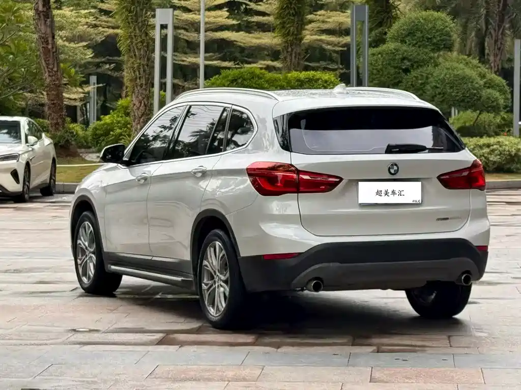 BMW X1 — фото 5