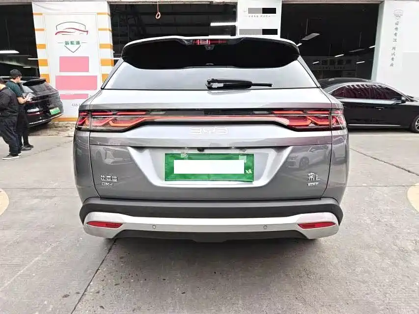 BYD L DM-i — фото 8