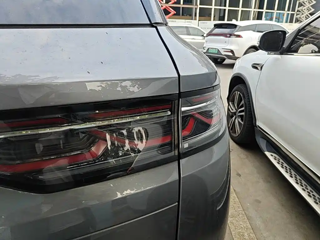 BYD L DM-i — фото 8