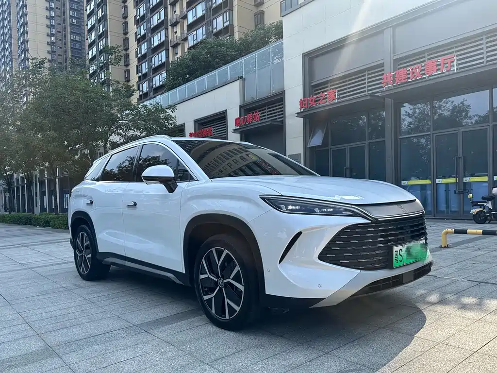 BYD L DM-i — фото 3