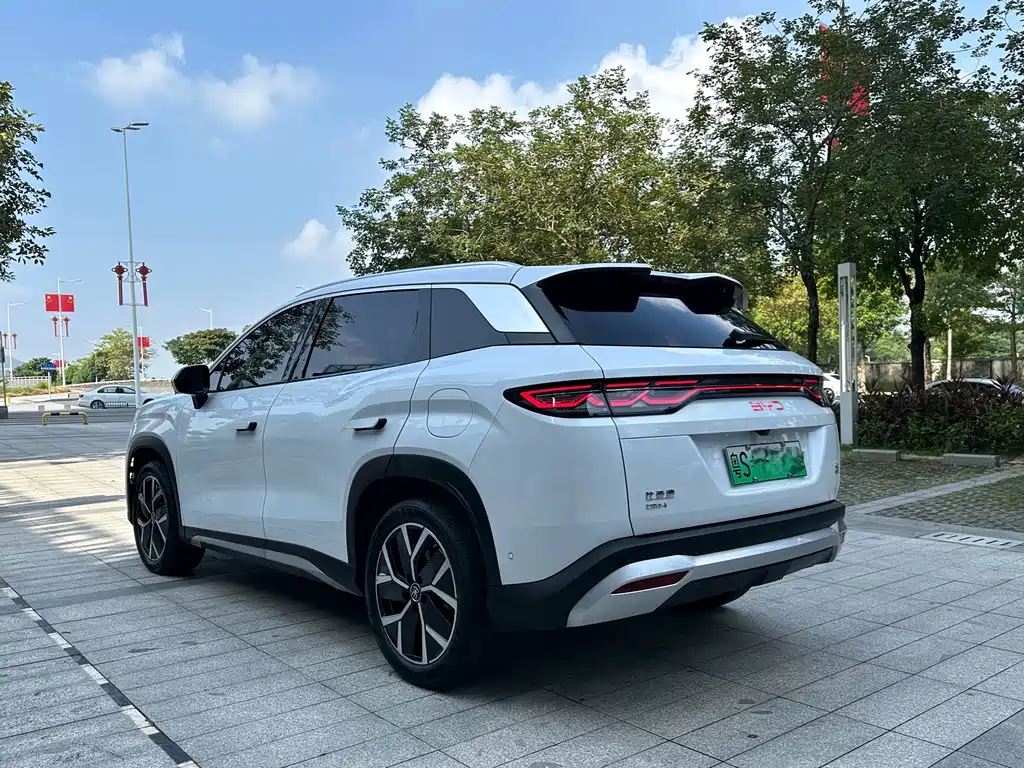 BYD L DM-i — фото 6