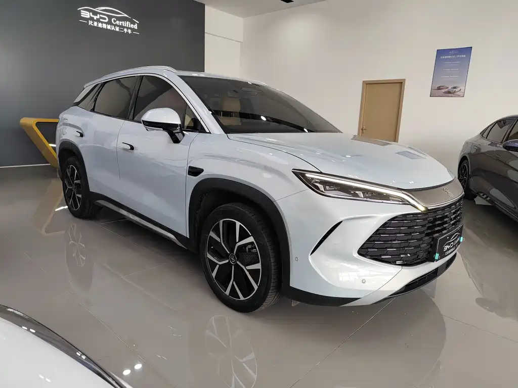 BYD L DM-i — фото 3
