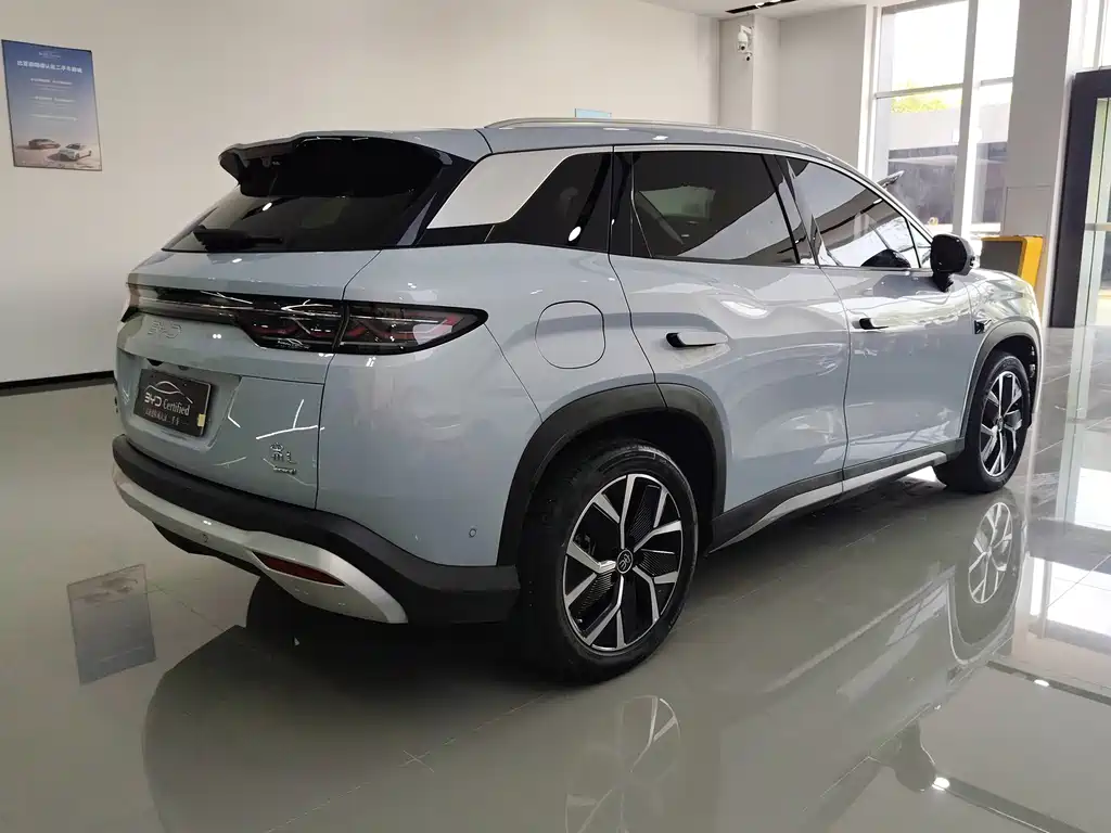 BYD L DM-i — фото 4