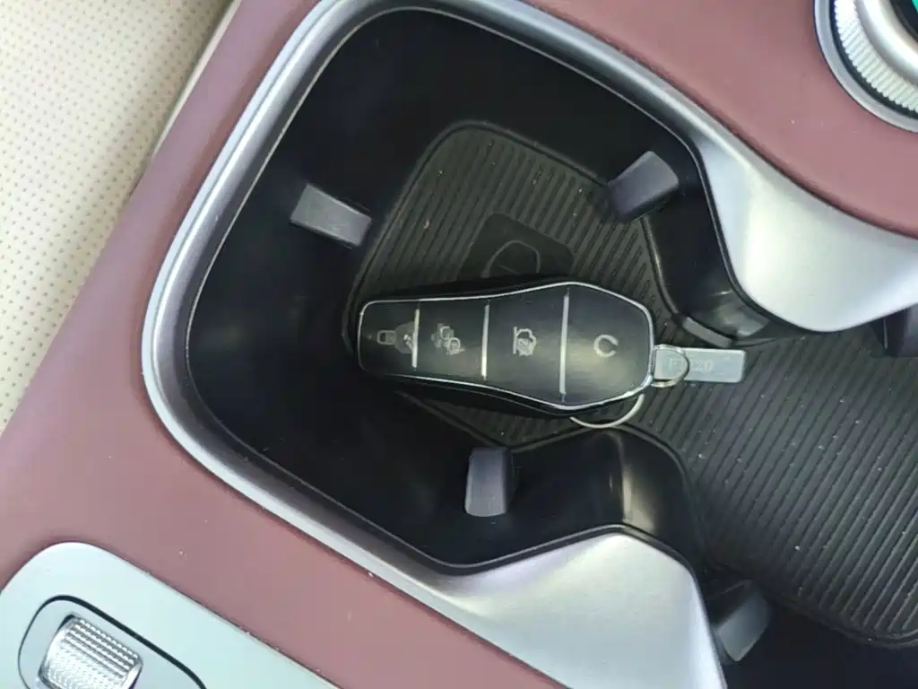 BYD Seal 07 DM-i — фото 9