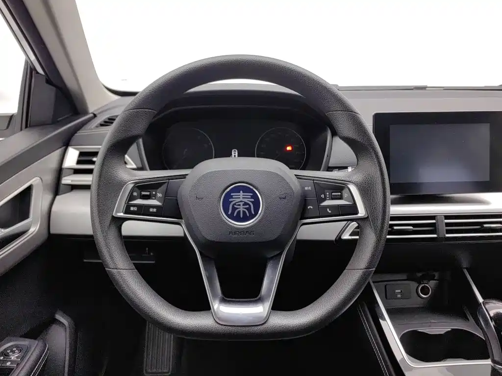 BYD Qin — фото 11