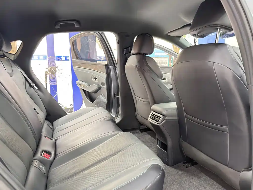 BYD Qin L — фото 14