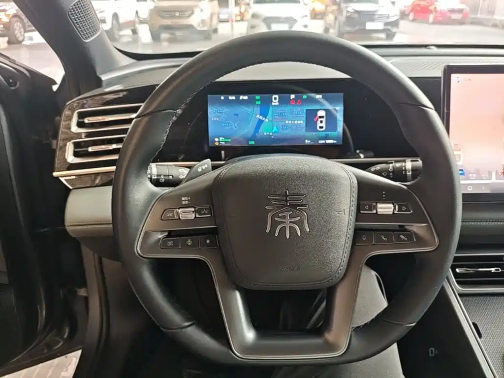 BYD Qin L — фото 11