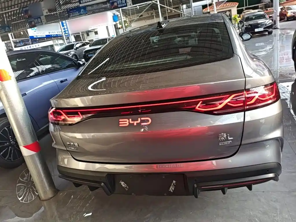 BYD Qin L — фото 6