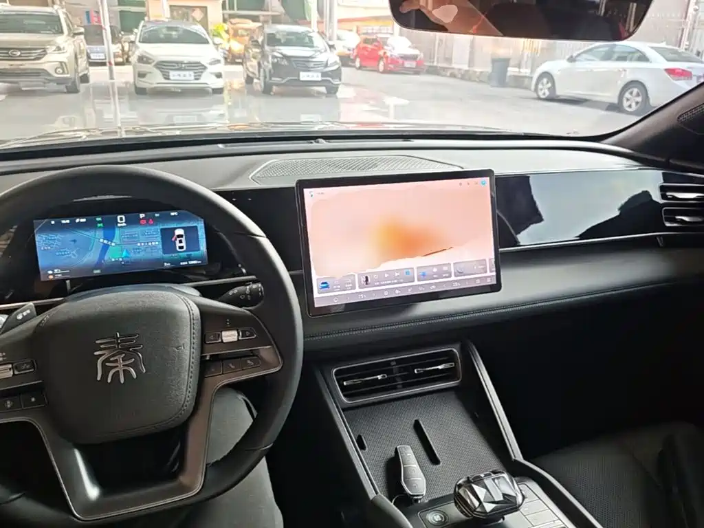 BYD Qin L — фото 10
