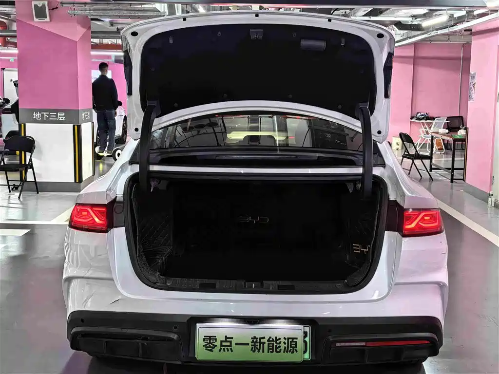 BYD Qin L — фото 8