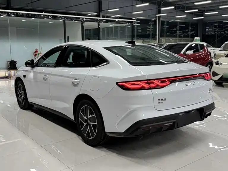 BYD Qin L — фото 22