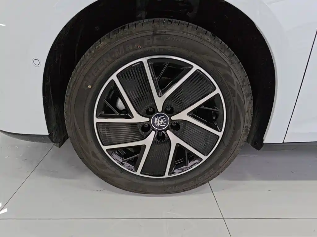 BYD Qin L — фото 23
