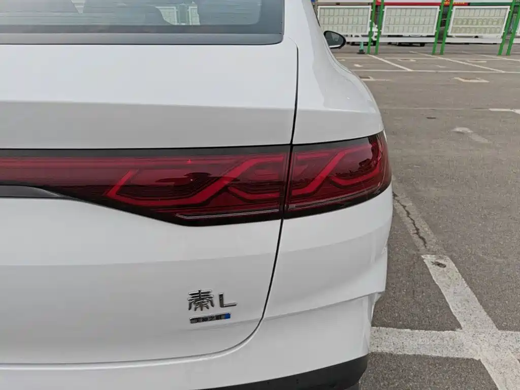 BYD Qin L — фото 8