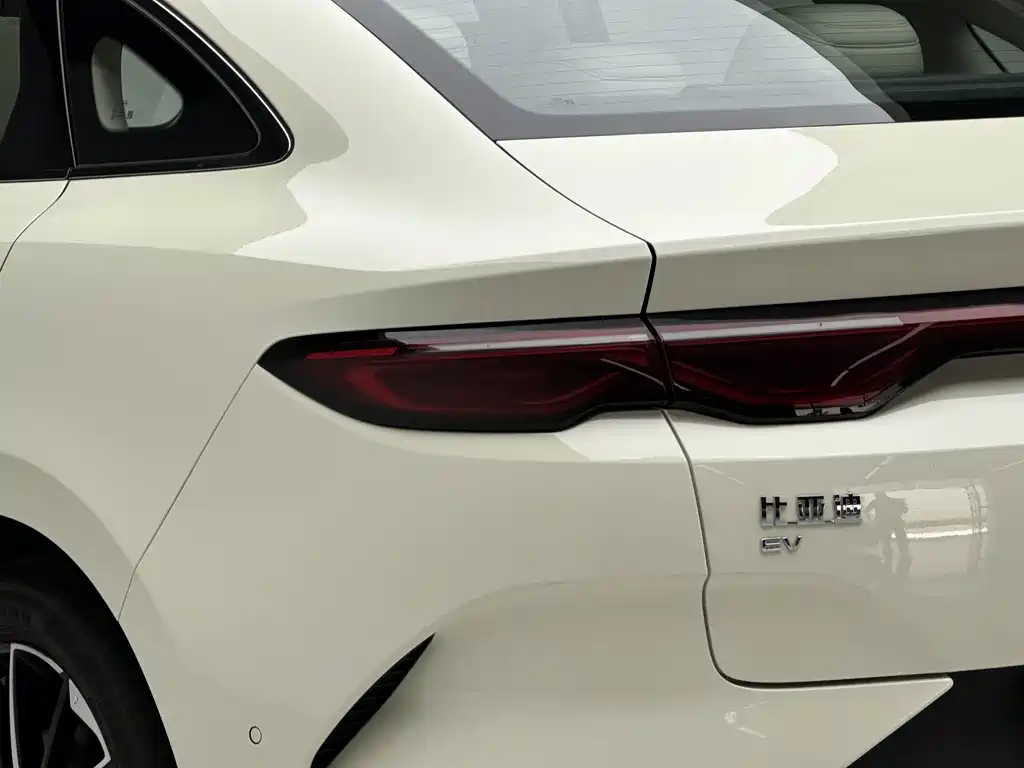 BYD Qin L — фото 19