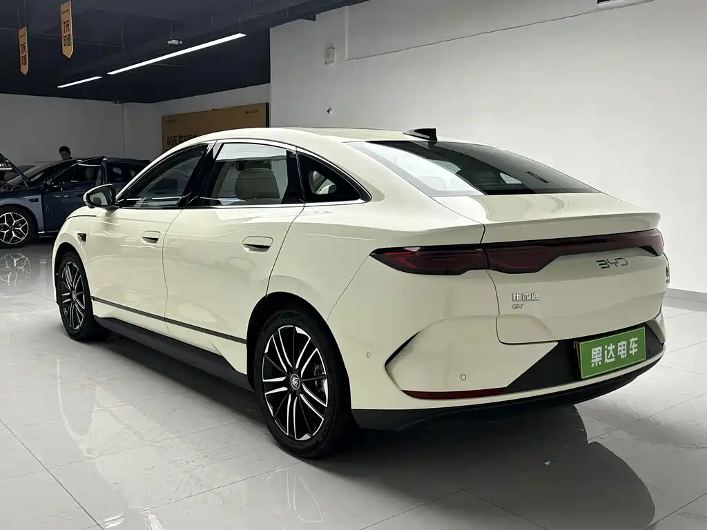 BYD Qin L — фото 7