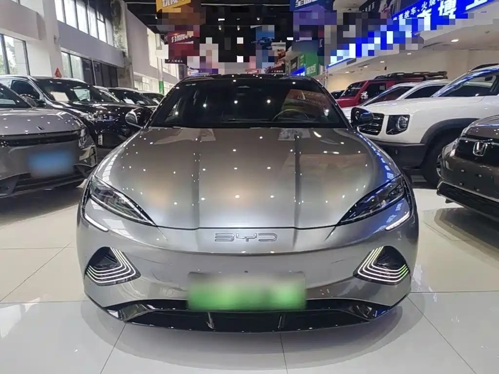 BYD Seal — фото 3