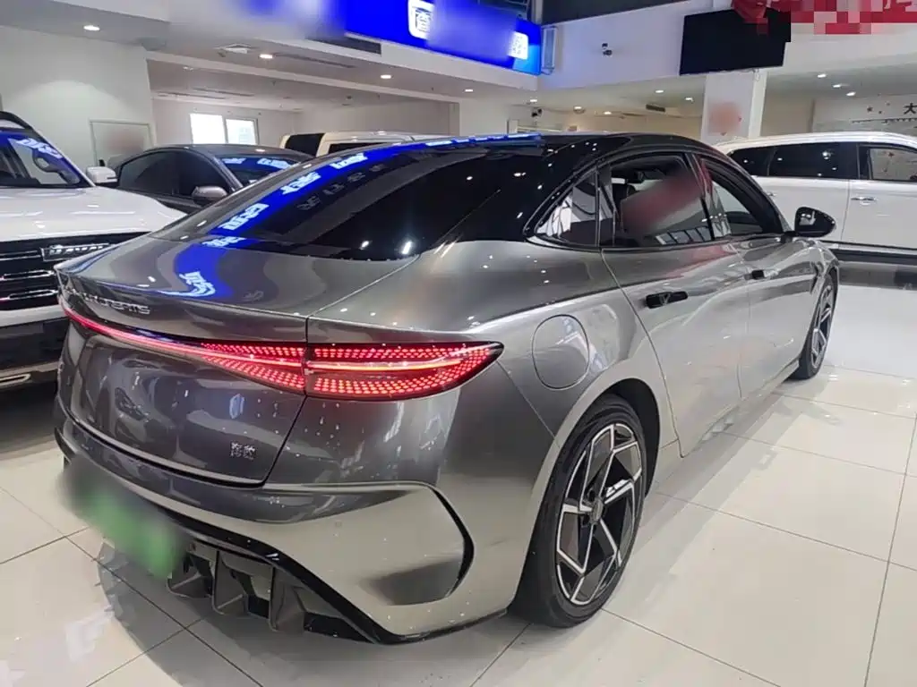 BYD Seal — фото 7