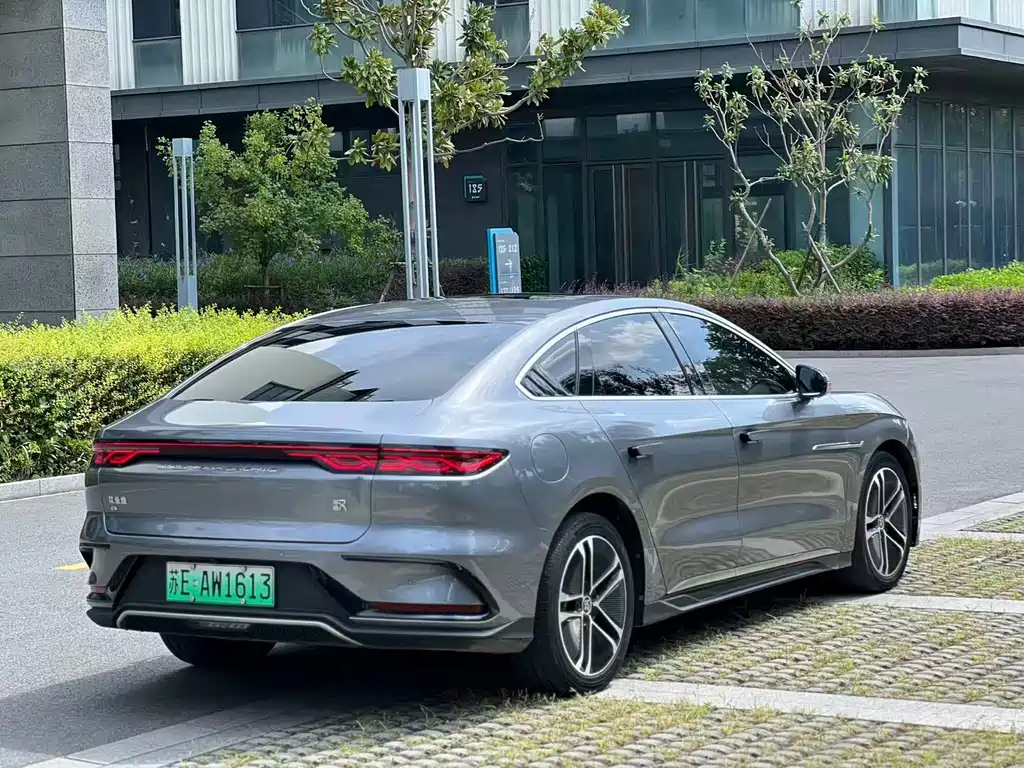 BYD Han — фото 3