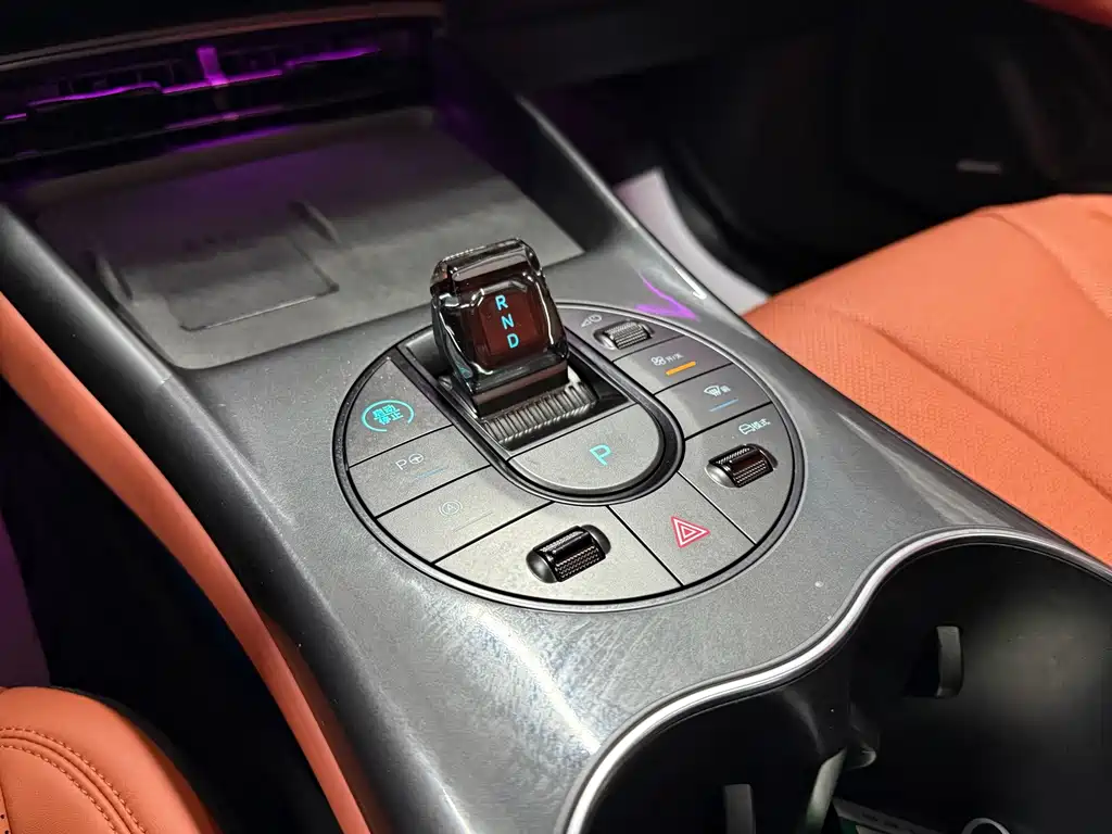 BYD Seal — фото 11