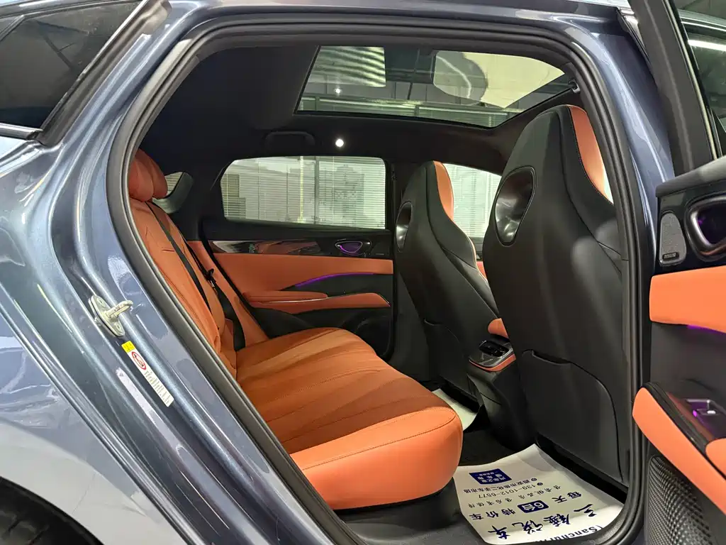 BYD Seal — фото 13