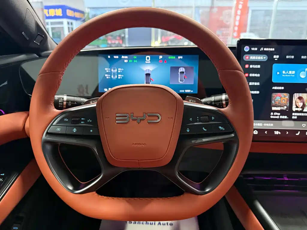 BYD Seal — фото 17