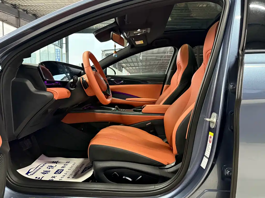 BYD Seal — фото 8