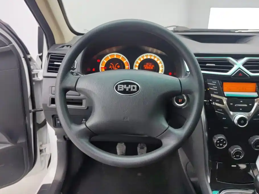 BYD F3 — фото 15
