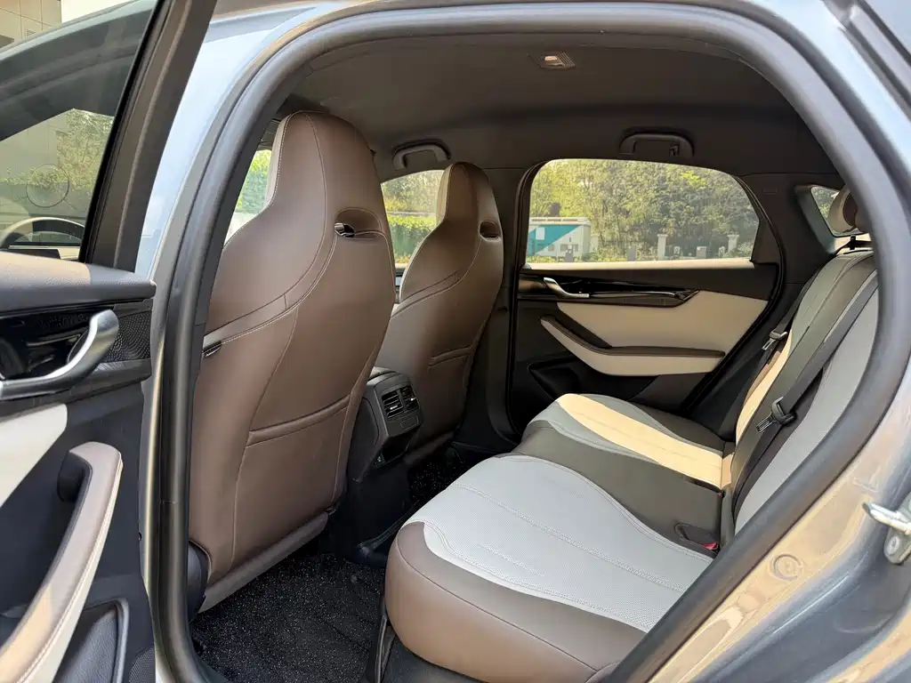 BYD Qin PLUS — фото 10