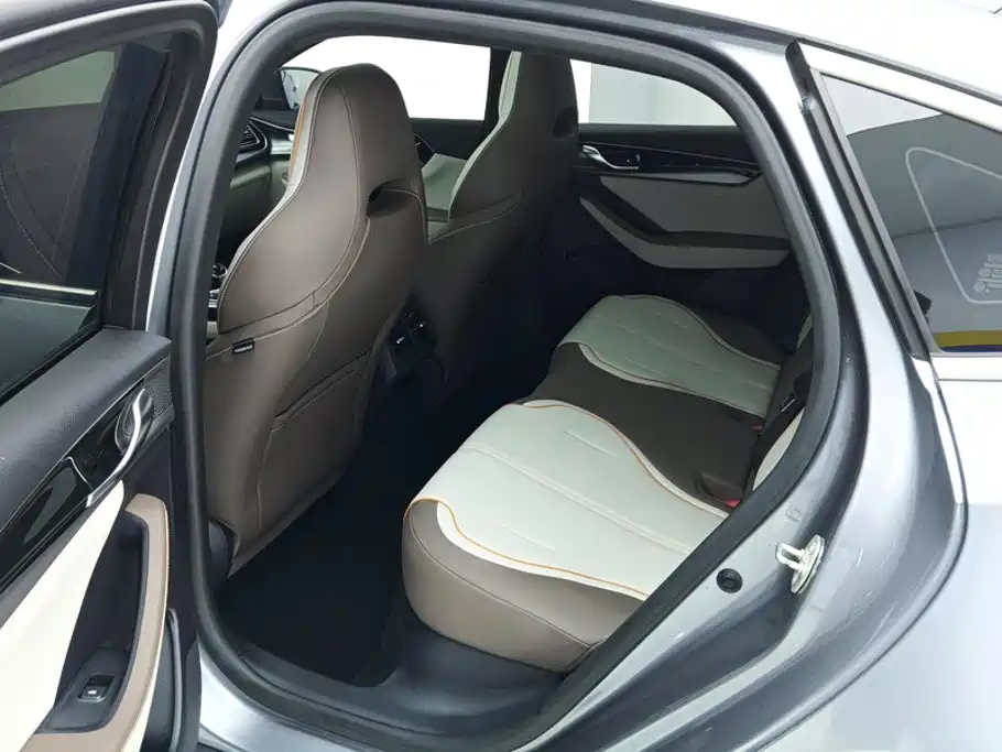 BYD Qin PLUS — фото 11